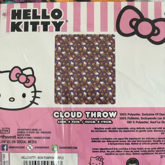NEW Hello kitty Halloween purple bow pumpkin throw blanket cloud 60 x 70 - Picture 2 of 3